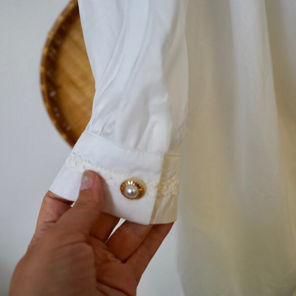 POL Long Sleeve Oversized Open Back Button Up Shirt White Womens Size Medium - Picture 4 of 7